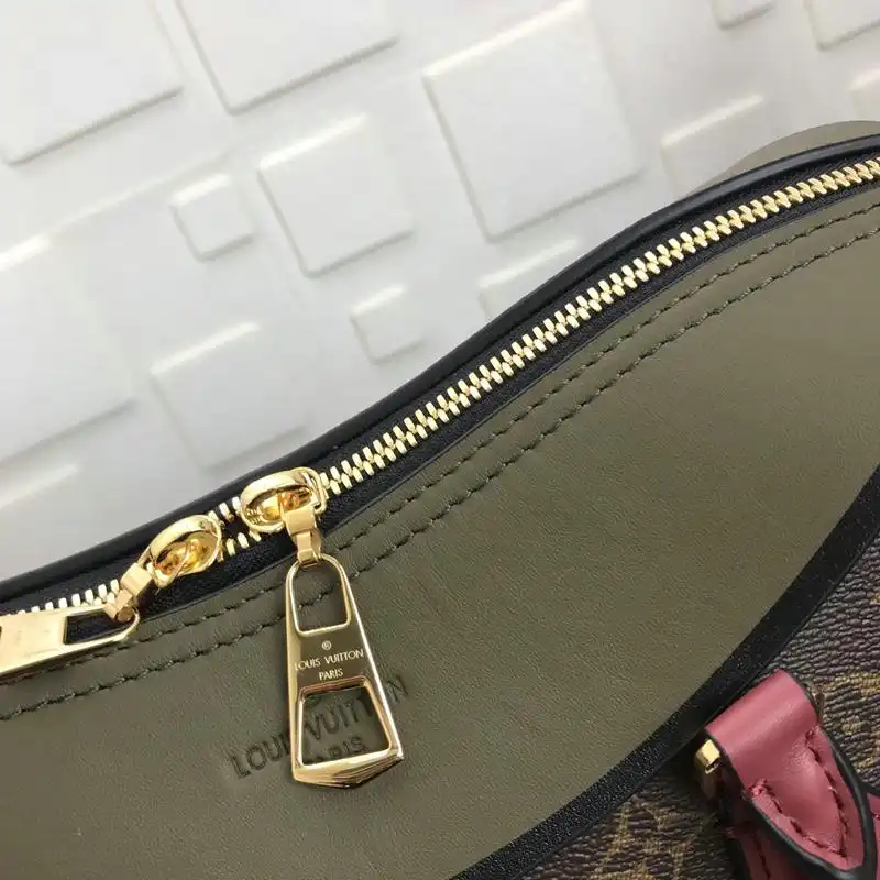 LV Bags 19T1L0332