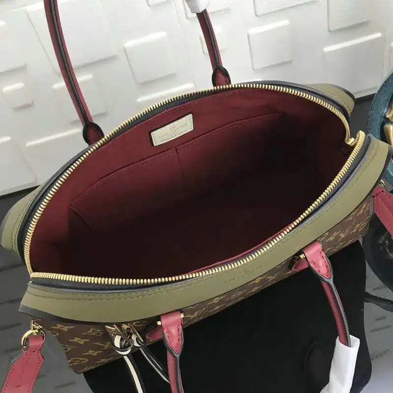 LV Bags 19T1L0332