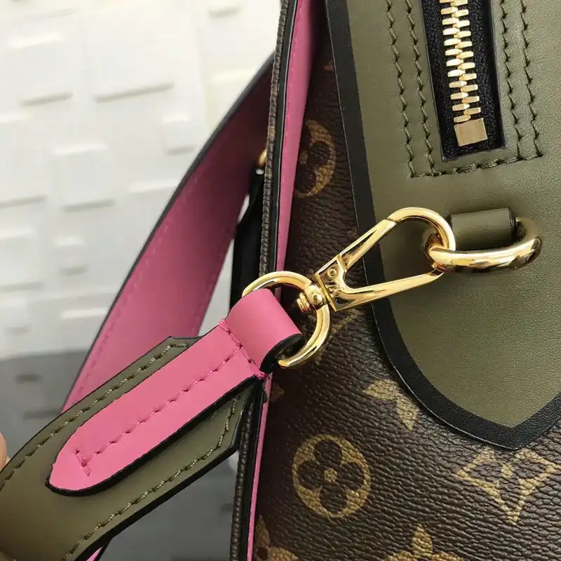 LV Bags 19T1L0333