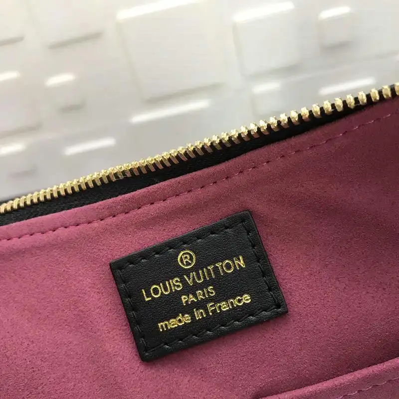 LV Bags 19T1L0333