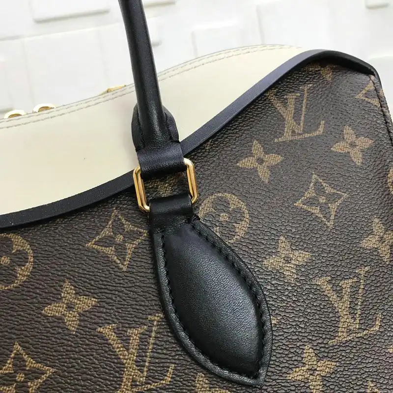 LV Bags 19T1L0334