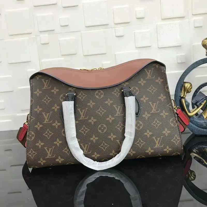 LV Bags 19T1L0335