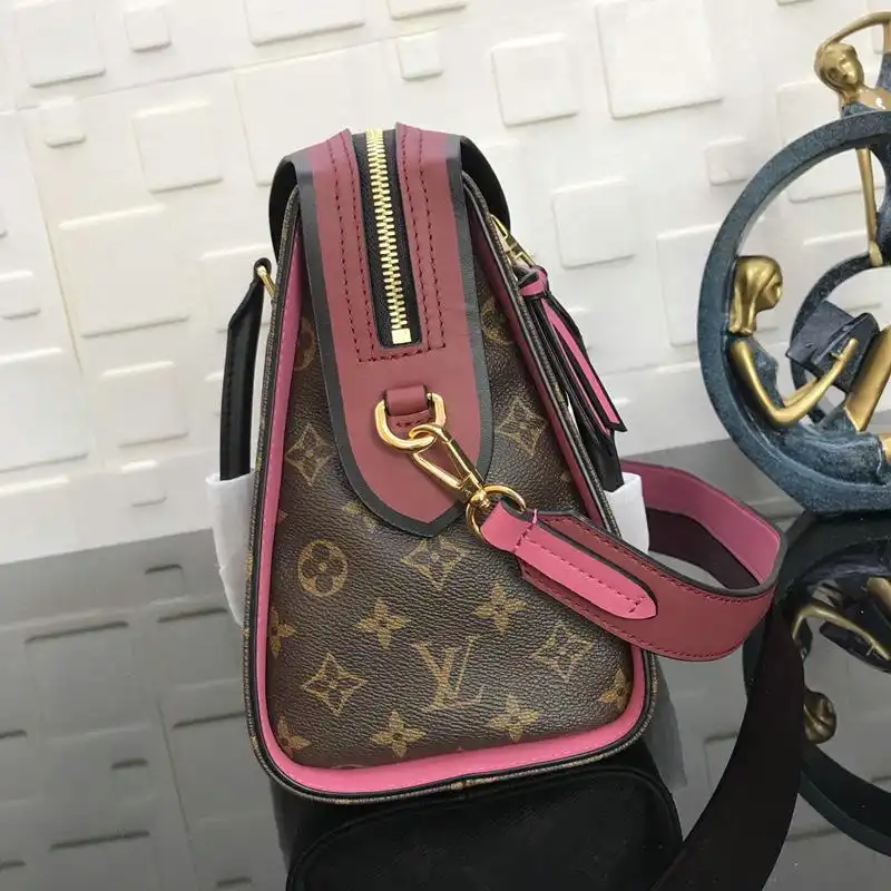 LV Bags 19T1L0337