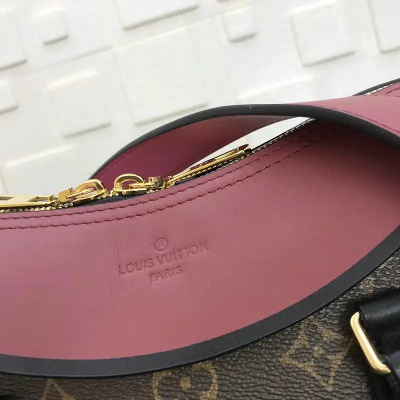 LV Bags 19T1L0337