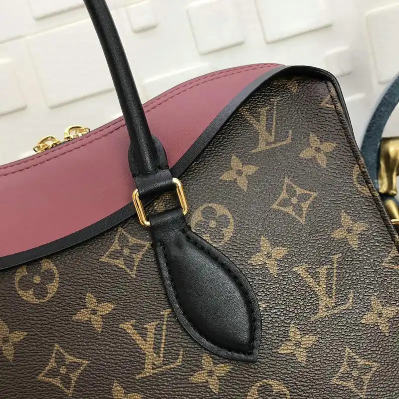 LV Bags 19T1L0337