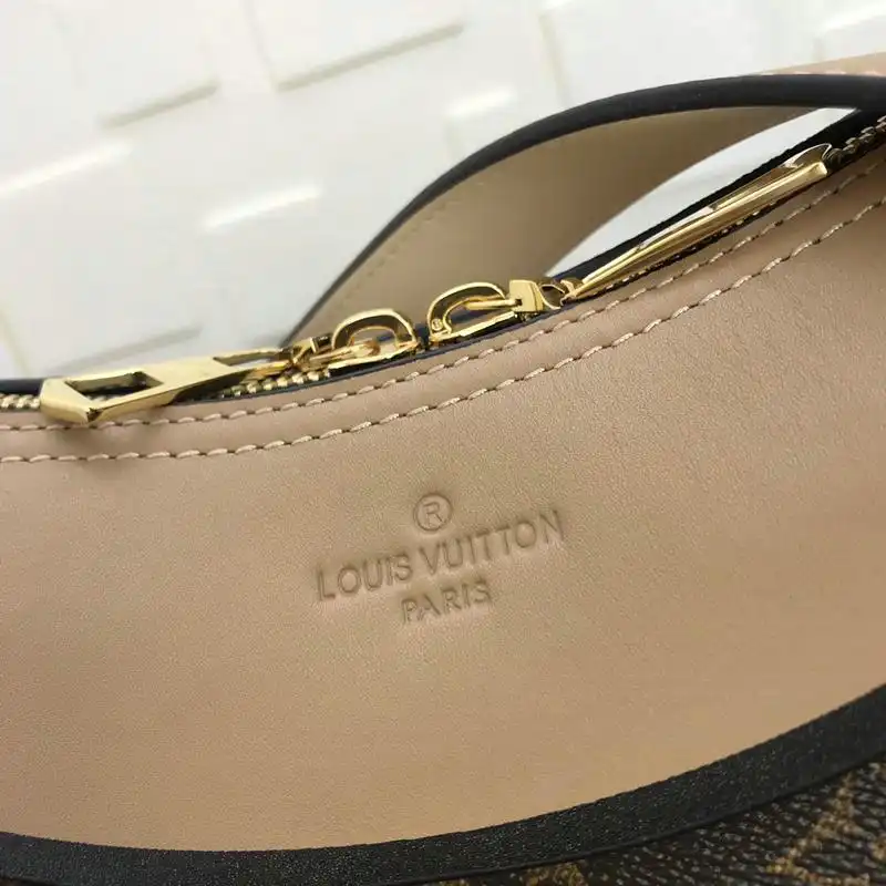 LV Bags 19T1L0339