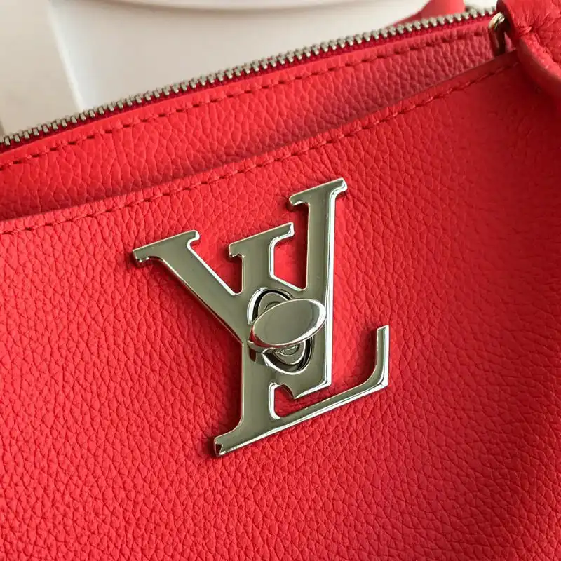 LV Bags 19T1L0342