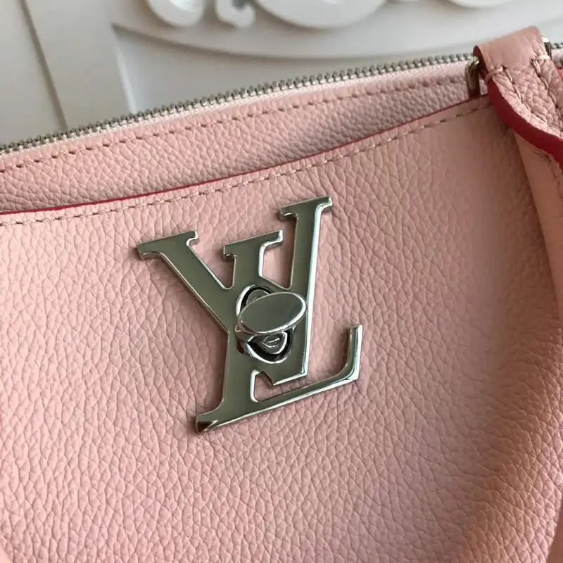 LV Bags 19T1L0343