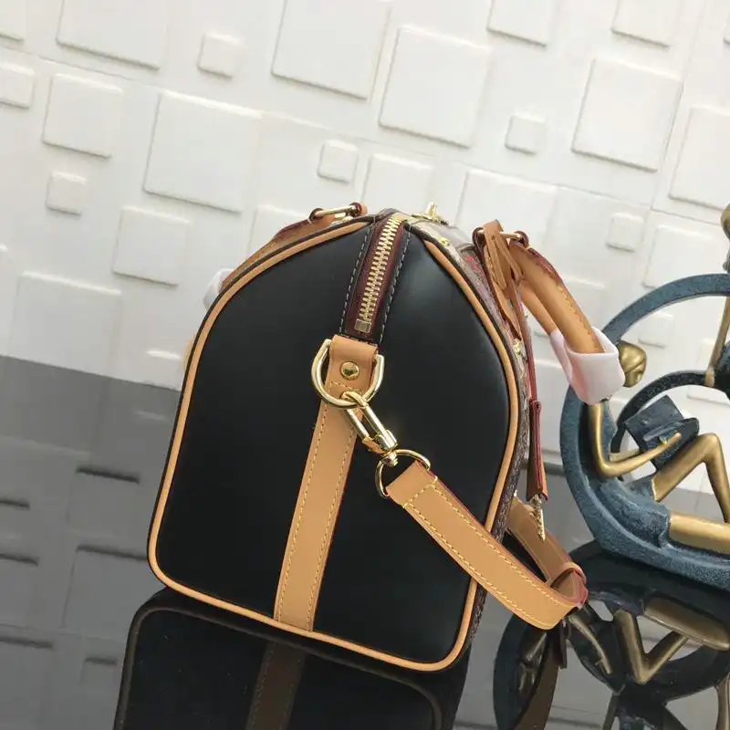 LV Bags 19T1L0354