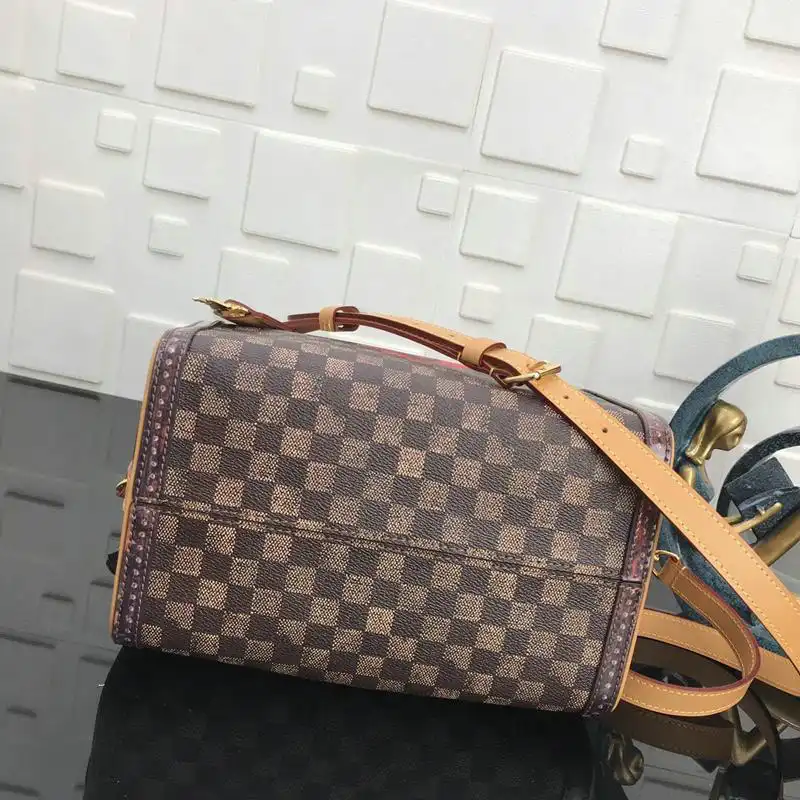 LV Bags 19T1L0354