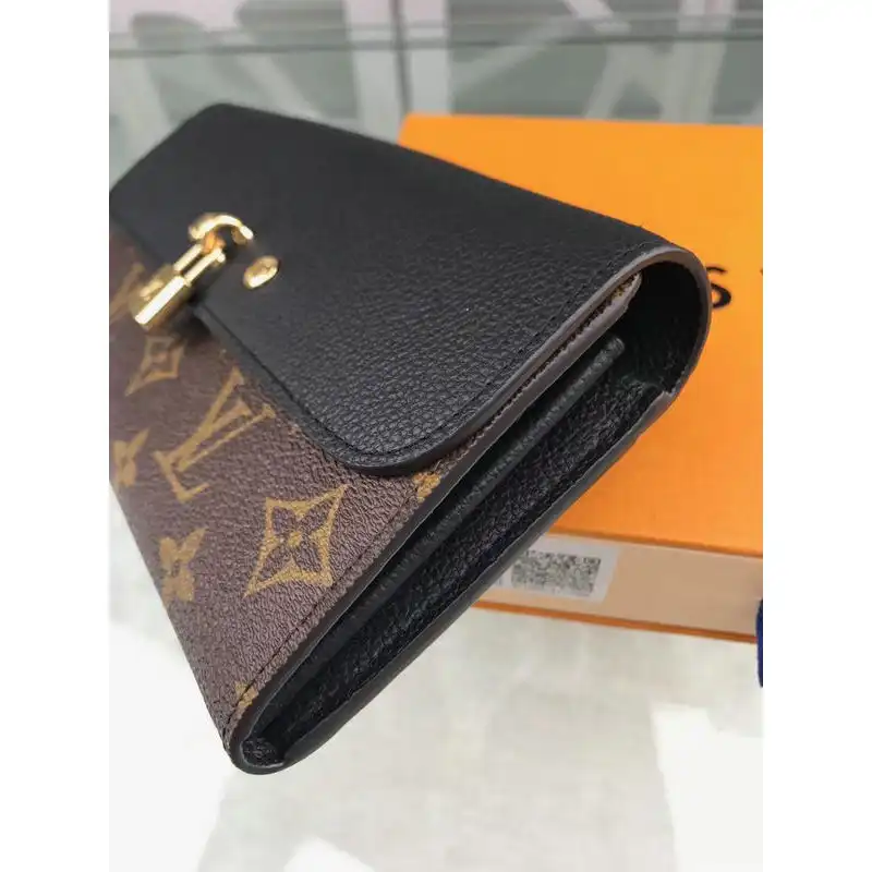 LV Bags 19T1L0372