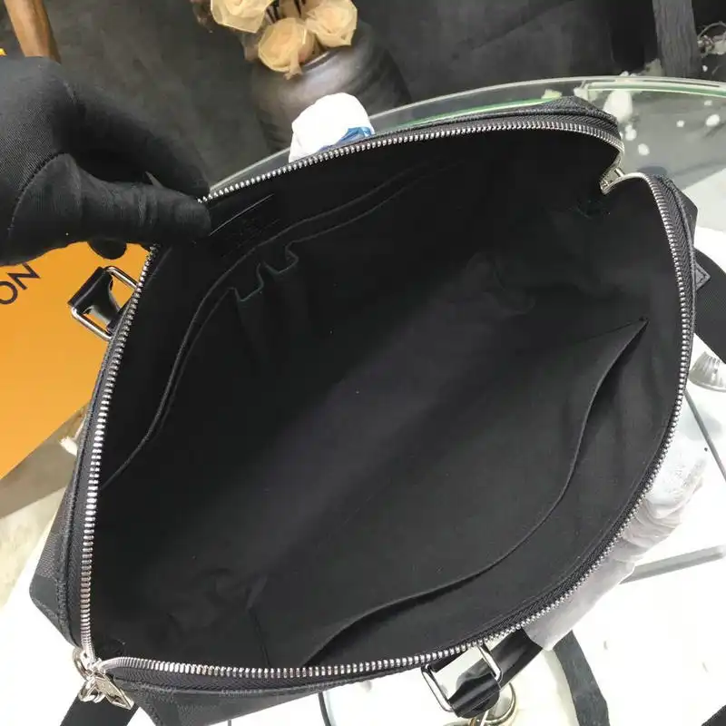 LV Bags 19T1L0376