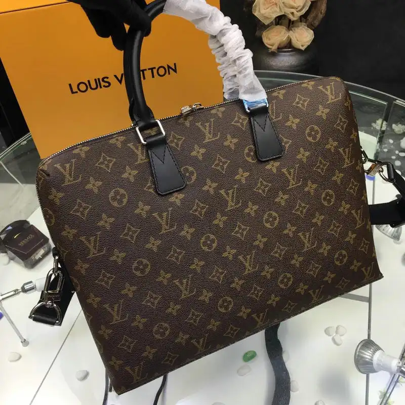 LV Bags 19T1L0377