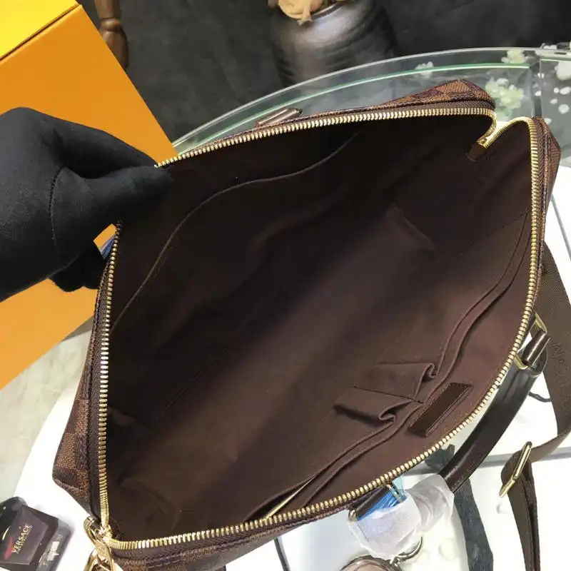 FASH LOUIS VUITTON Bags 19T1L0378