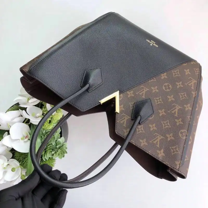 LV Bags 19T1L0381