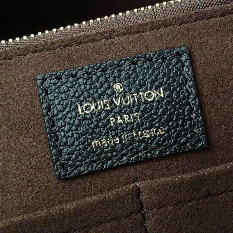 LV Bags 19T1L0381