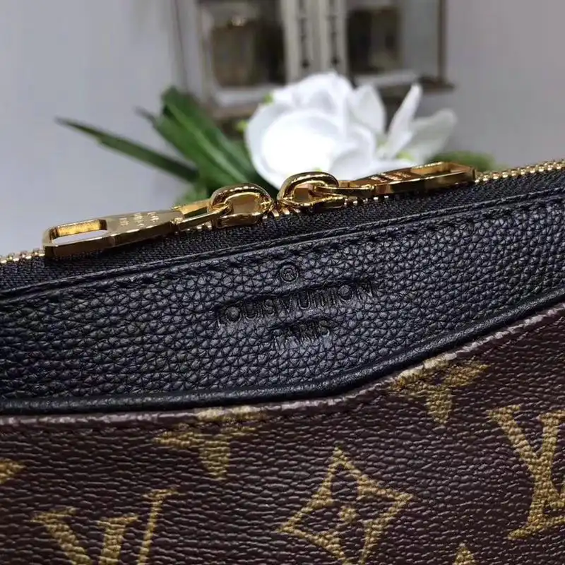 LV Bags 19T1L0382