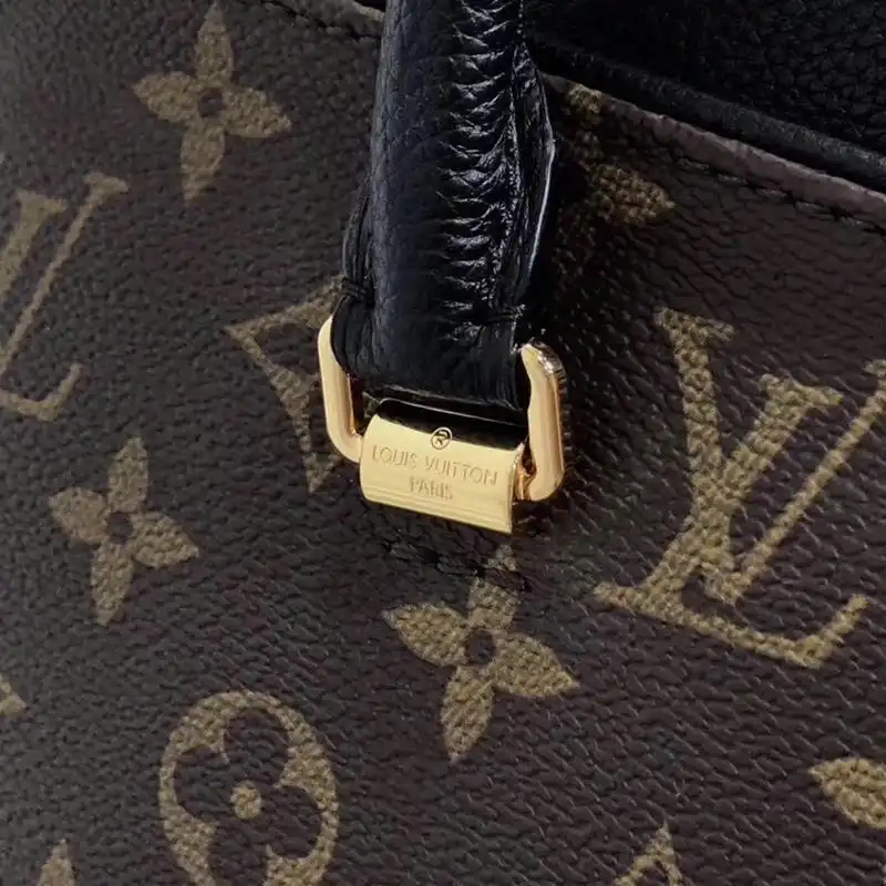 LV Bags 19T1L0382