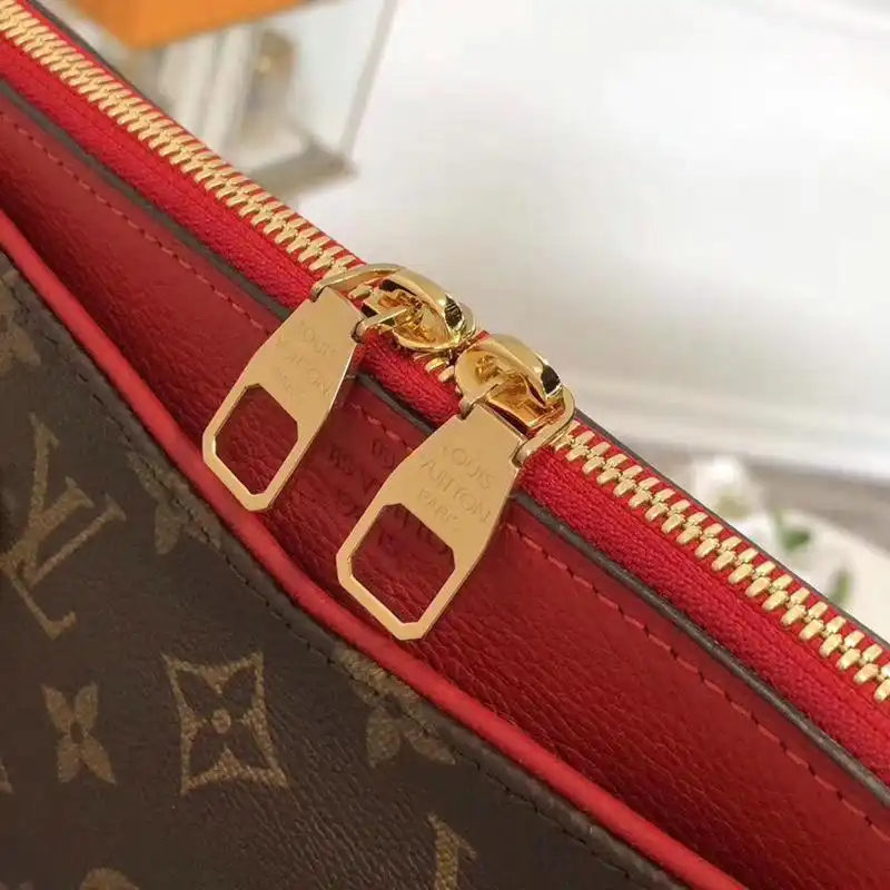 LV Bags 19T1L0383