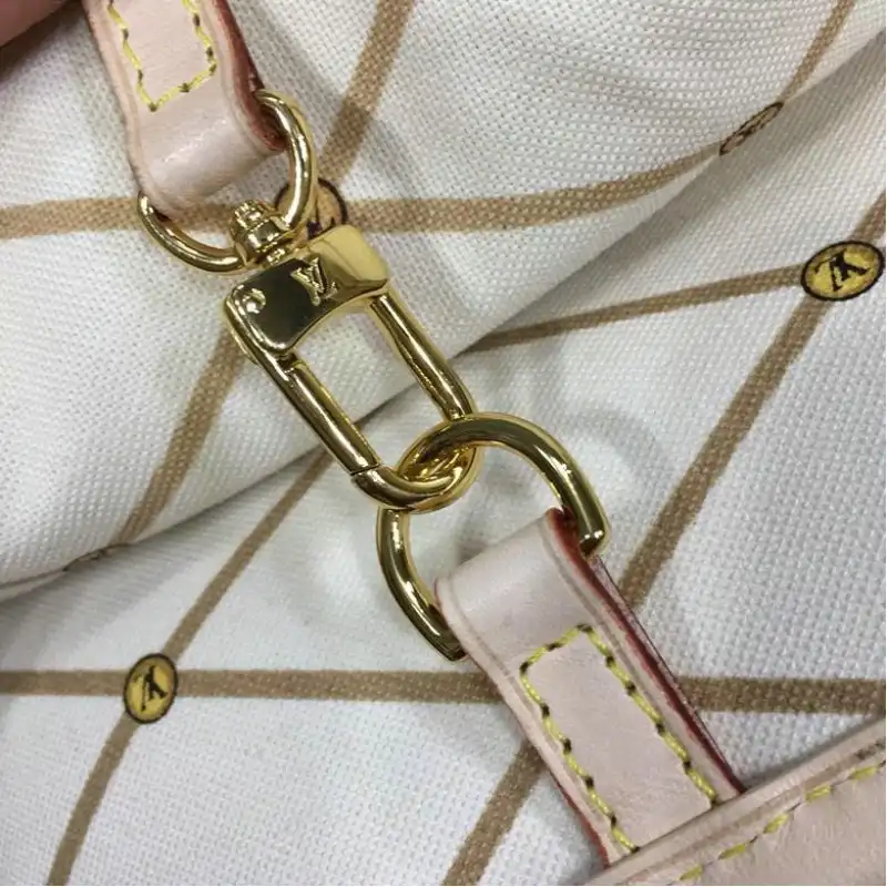 LV Bags 19T1L0389