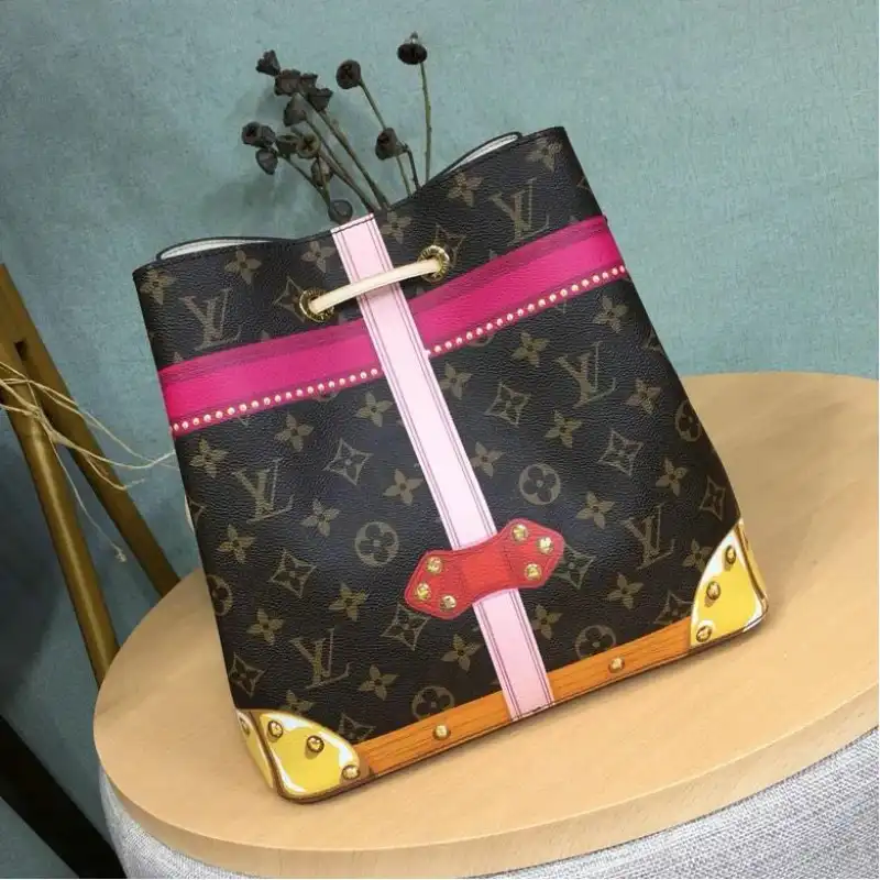 LV Bags 19T1L0394