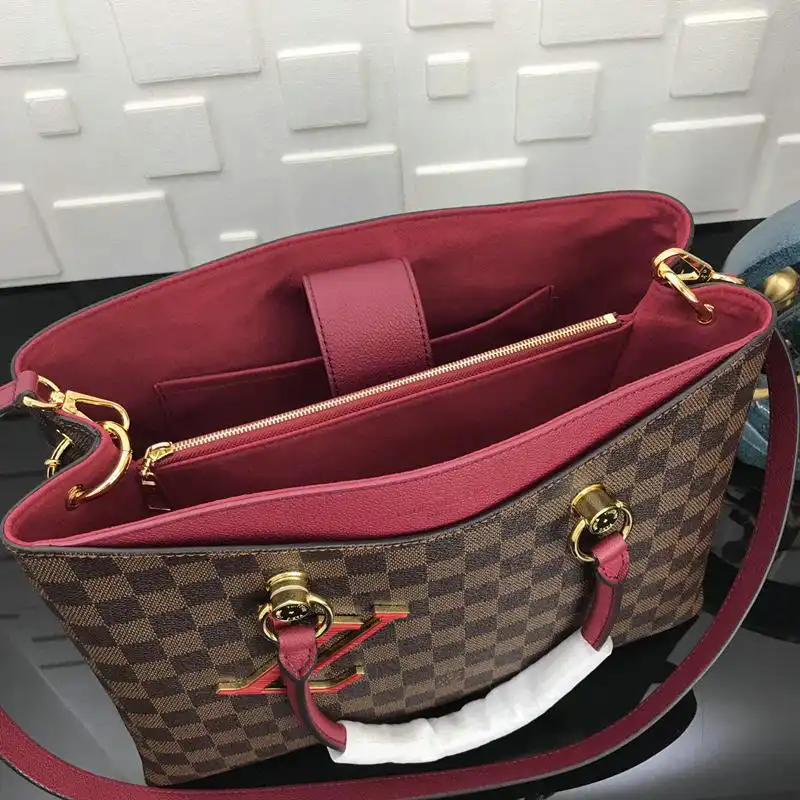 LV Bags 19T1L0396