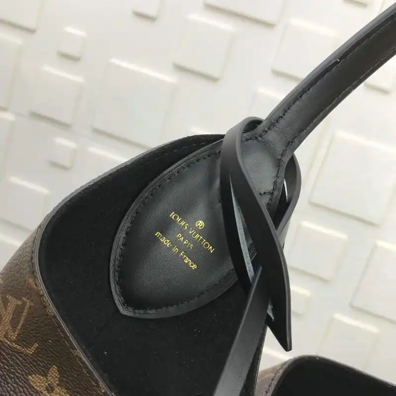 LV Bags 19T1L0400