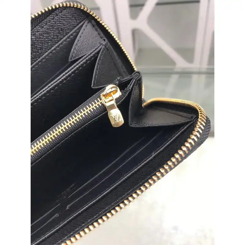 LV Bags 19T1L0449