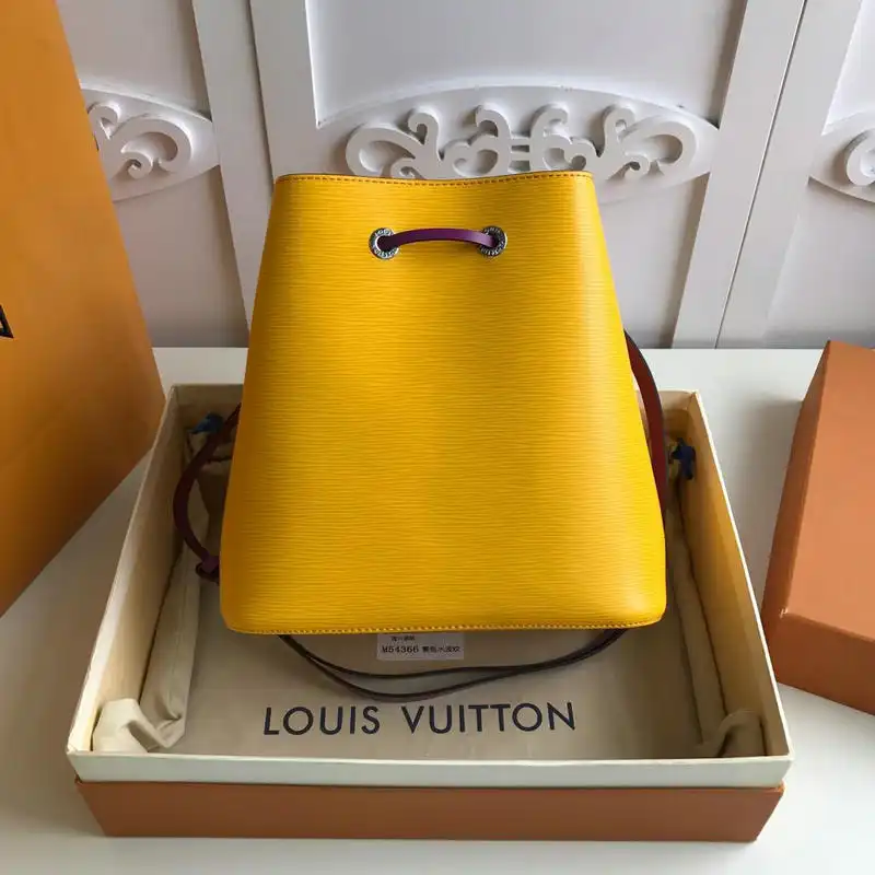 LV Bags 19T1L0460