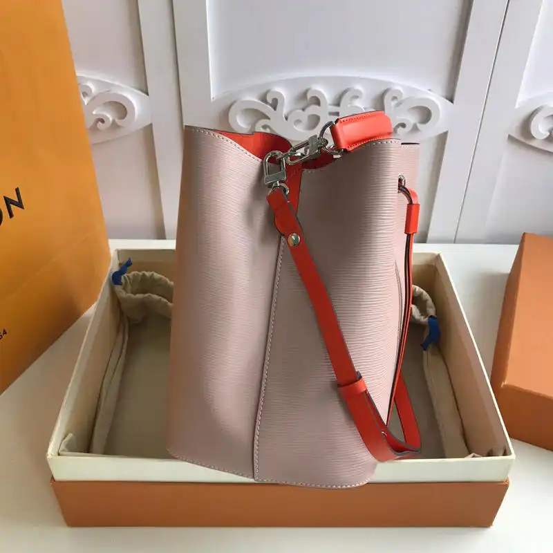 Fashionrepsfam ru LV Bags 19T1L0465