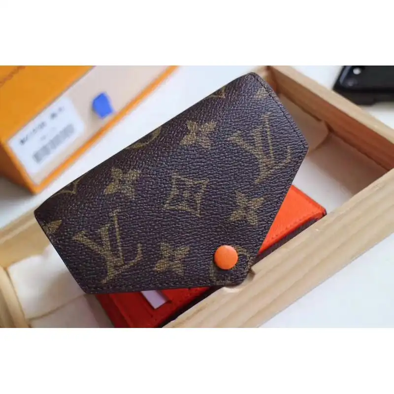 LV Bags 19T1L0475