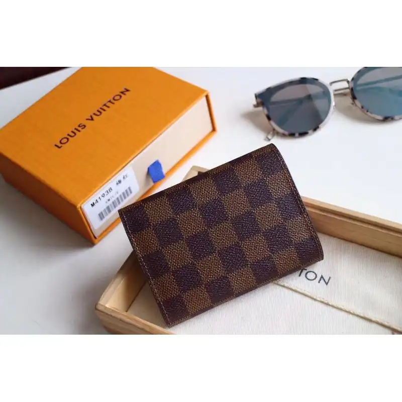 LV Bags 19T1L0483