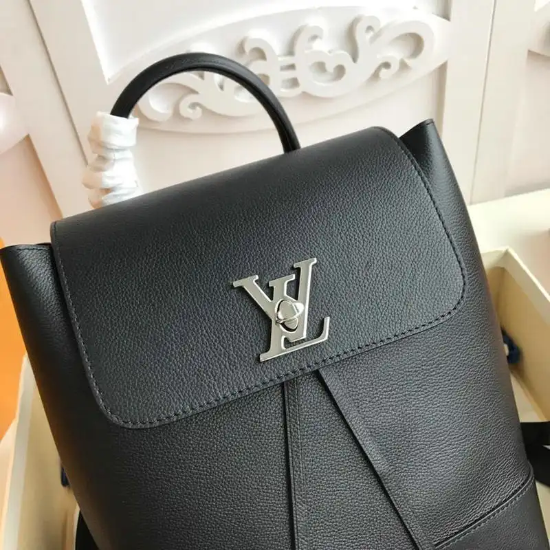 LV Bags 19T1L0485