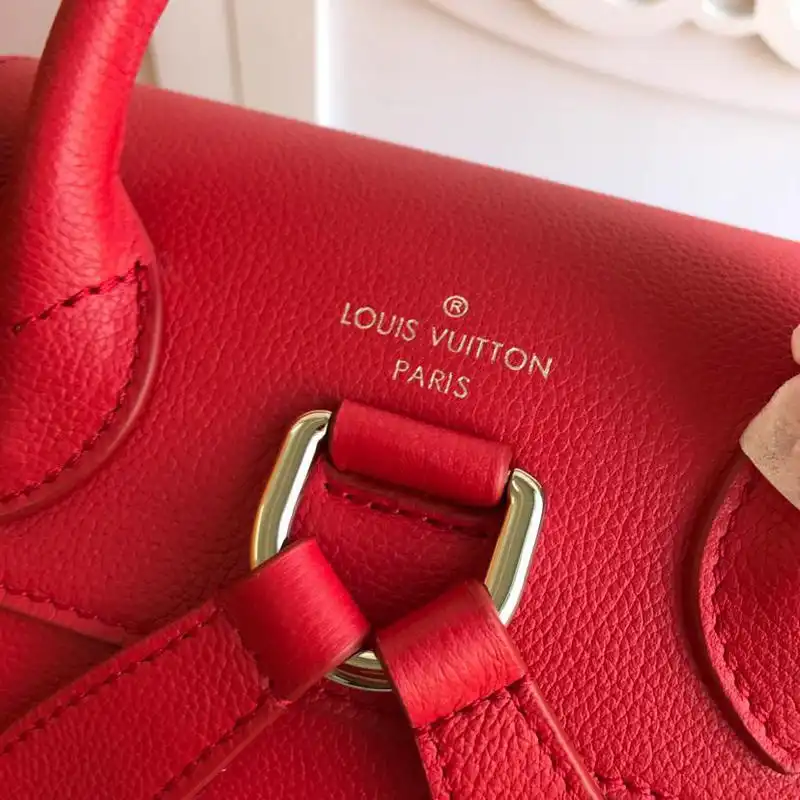 LV Bags 19T1L0486