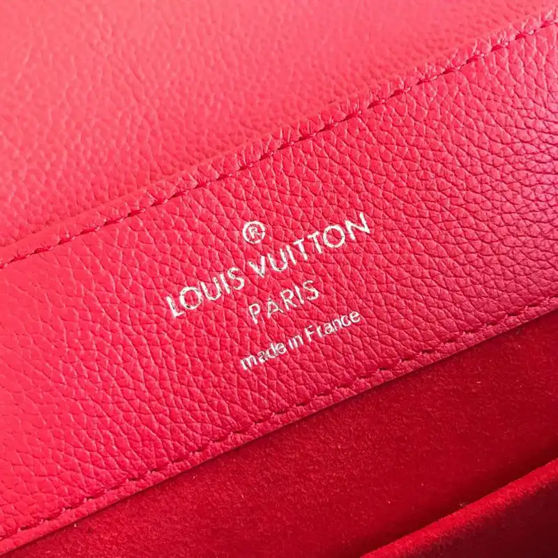 LV Bags 19T1L0486