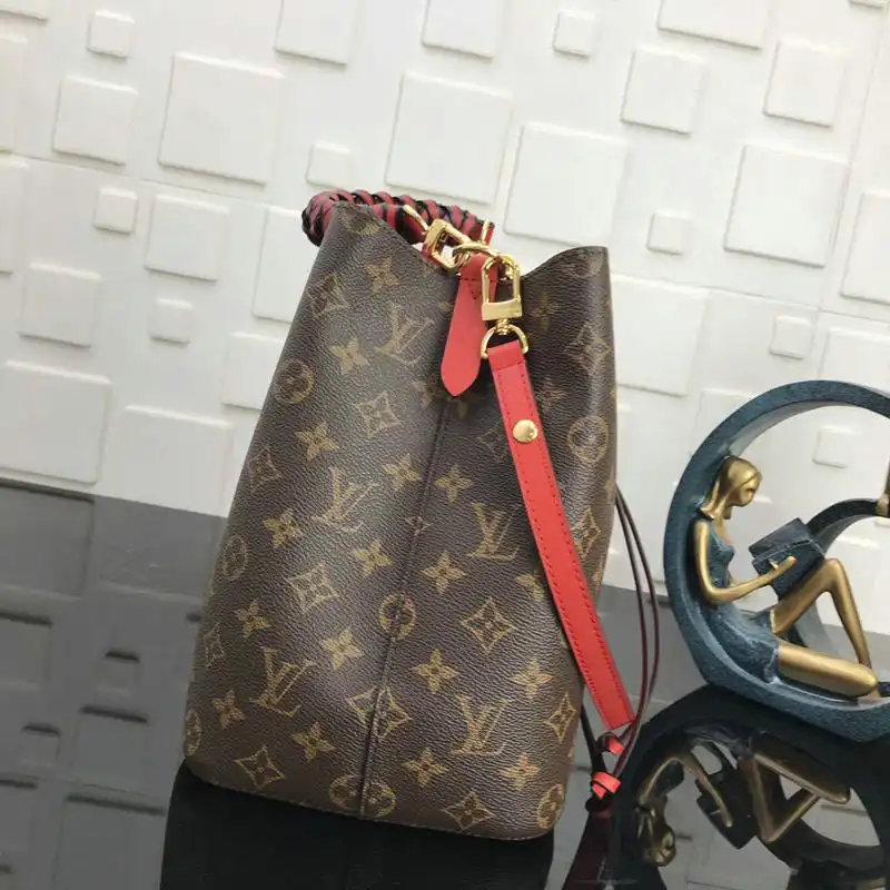 LV Bags 19T1L0490