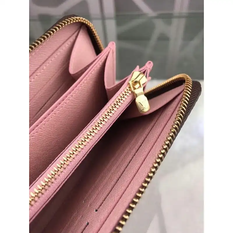 LV Bags 19T1L0512