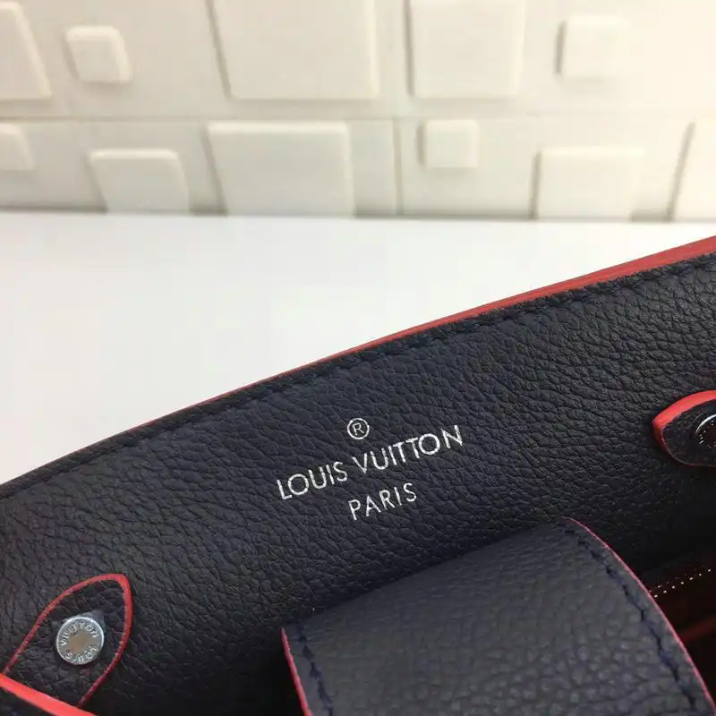 LV Bags 19T1L0513