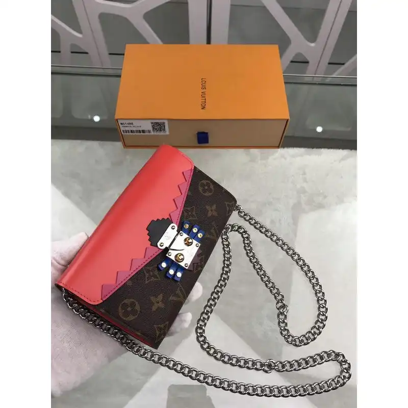 LV Bags 19T1L0517