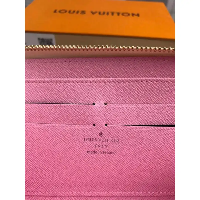 LV Bags 19T1L0525