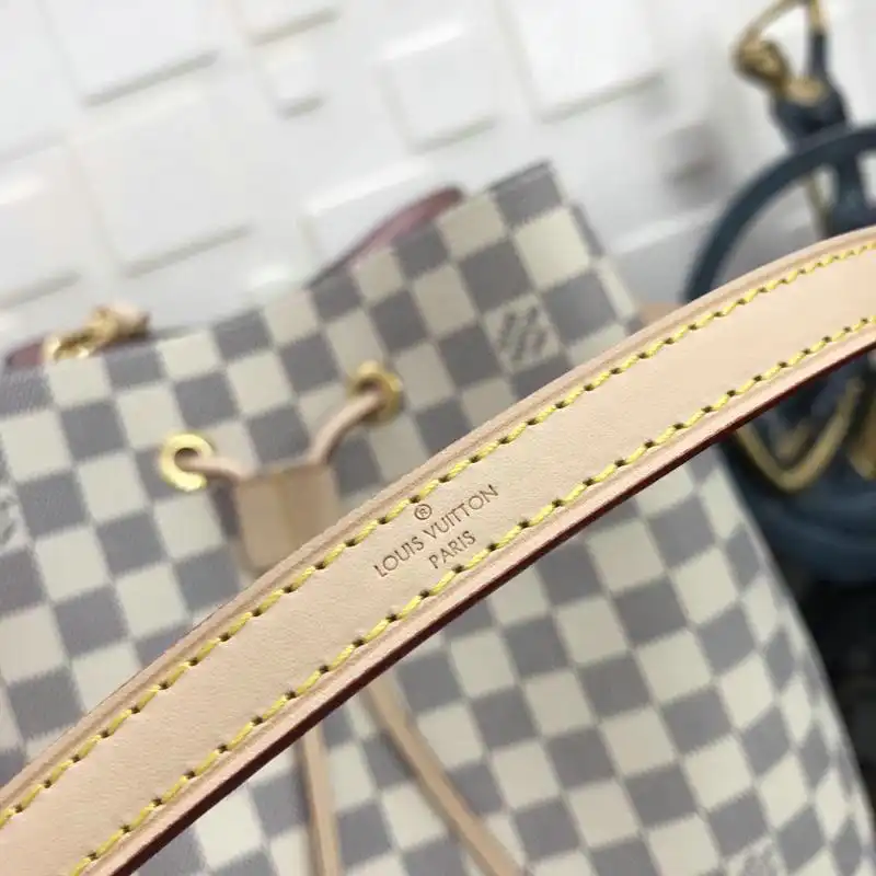 LV Bags 19T1L0528