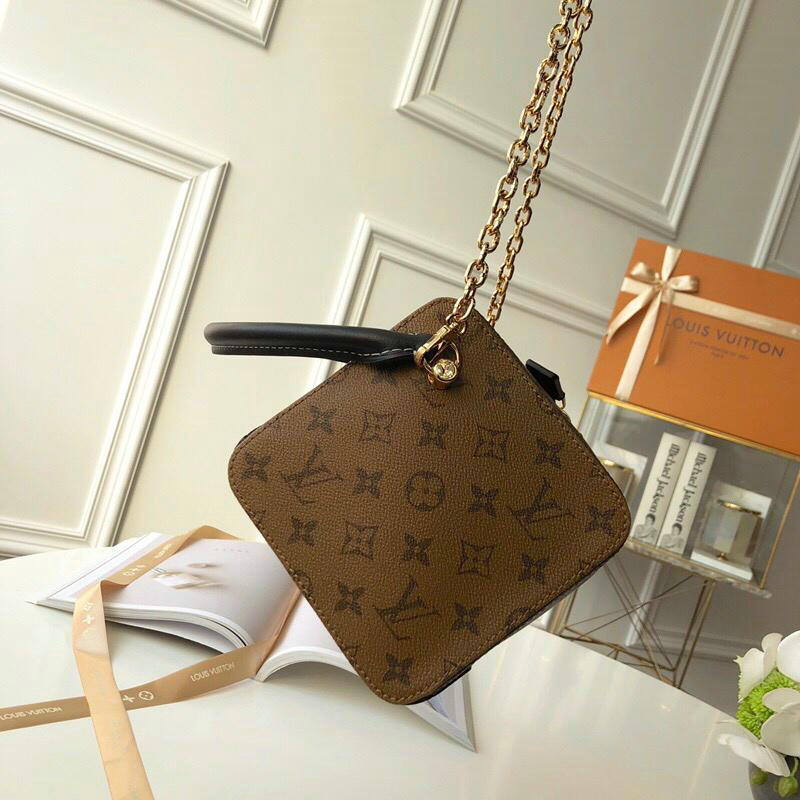 LV Bags 19T1L0541