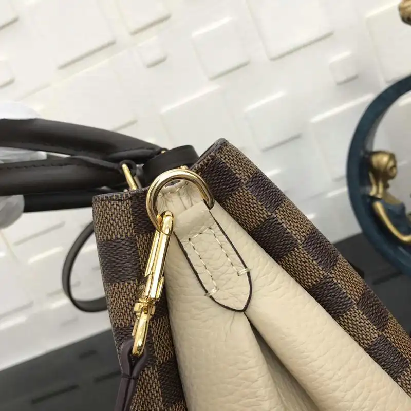 LV Bags 19T1L0547