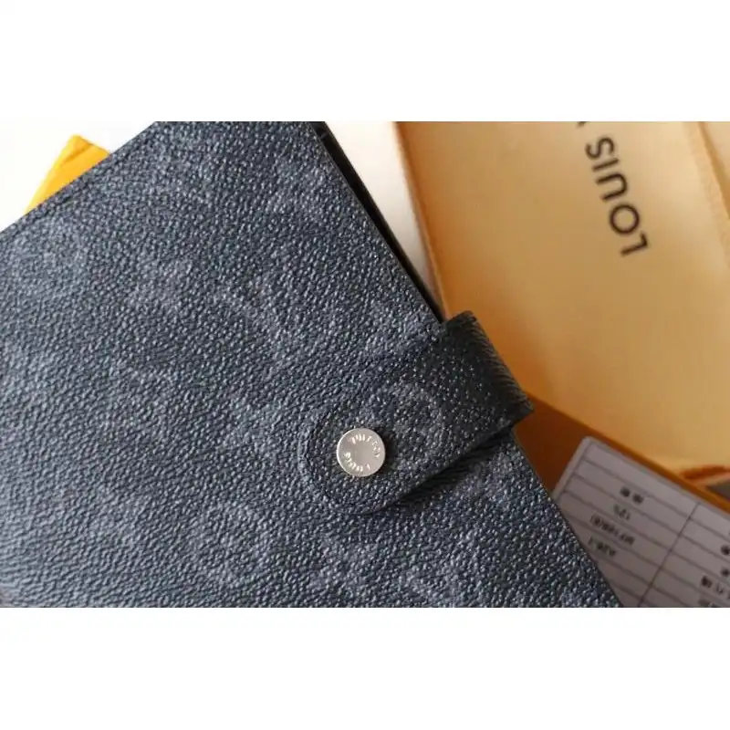 LV Bags 19T1L0551