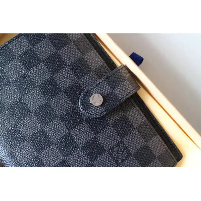 LV Bags 19T1L0553