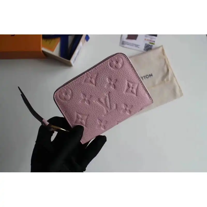 LV Bags 19T1L0567