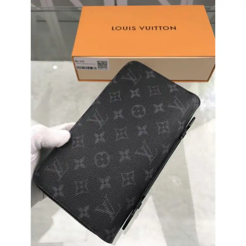 LV Bags 19T1L0574