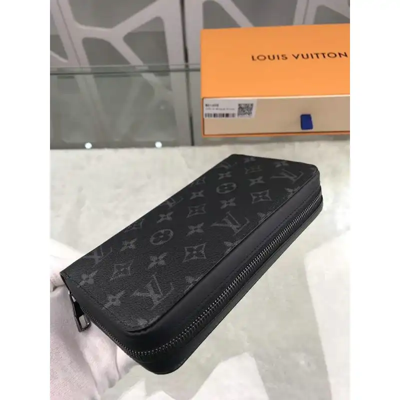 LV Bags 19T1L0574