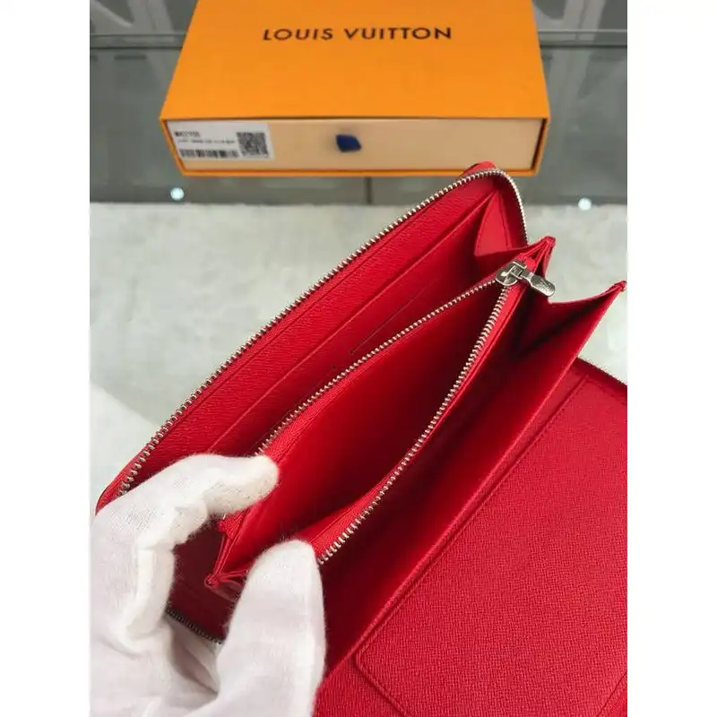 LV Bags 19T1L0587