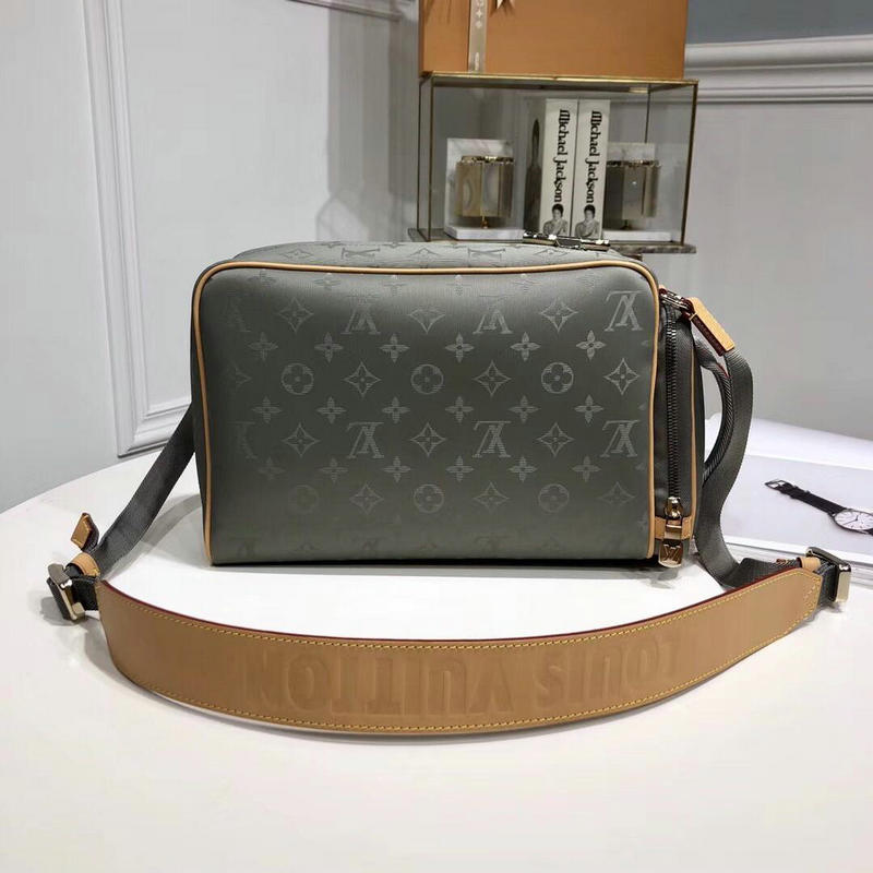 LV Bags 19T1L0590